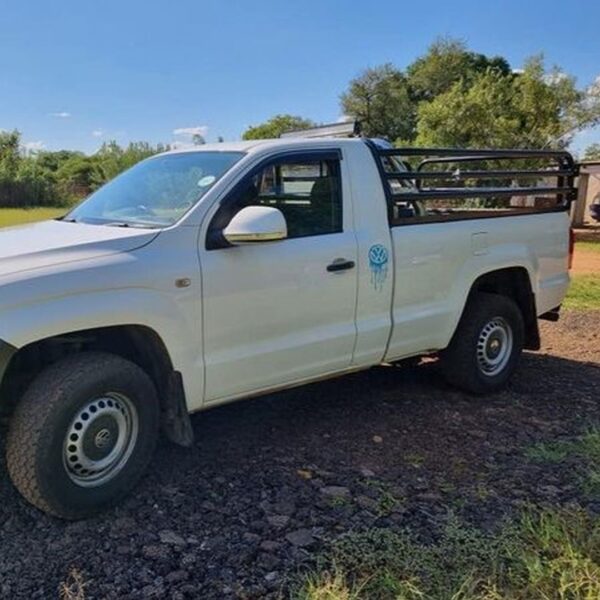 VW Amarok Cattle Rails